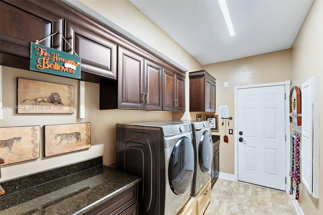 For Sale: $1,395,000 (5 beds, 3 baths, 4555 Square Feet)