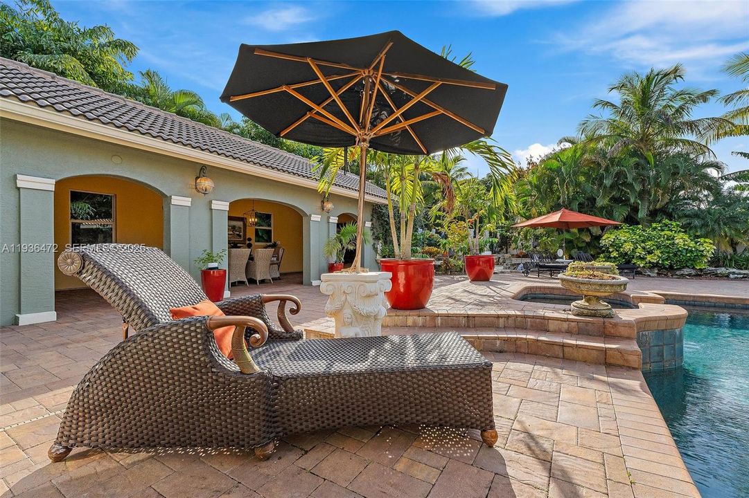 For Sale: $1,395,000 (5 beds, 3 baths, 4555 Square Feet)