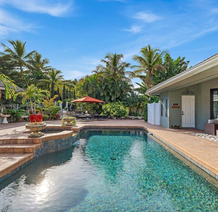 For Sale: $1,395,000 (5 beds, 3 baths, 4555 Square Feet)