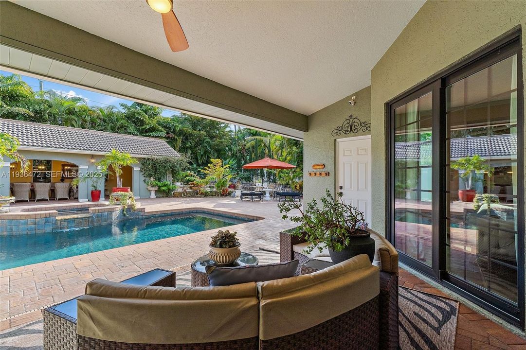 For Sale: $1,395,000 (5 beds, 3 baths, 4555 Square Feet)