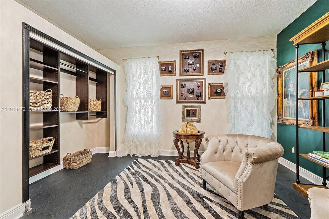 For Sale: $1,395,000 (5 beds, 3 baths, 4555 Square Feet)