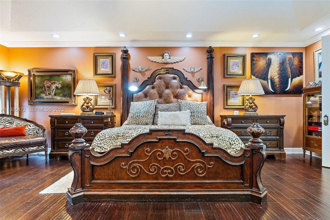 For Sale: $1,395,000 (5 beds, 3 baths, 4555 Square Feet)