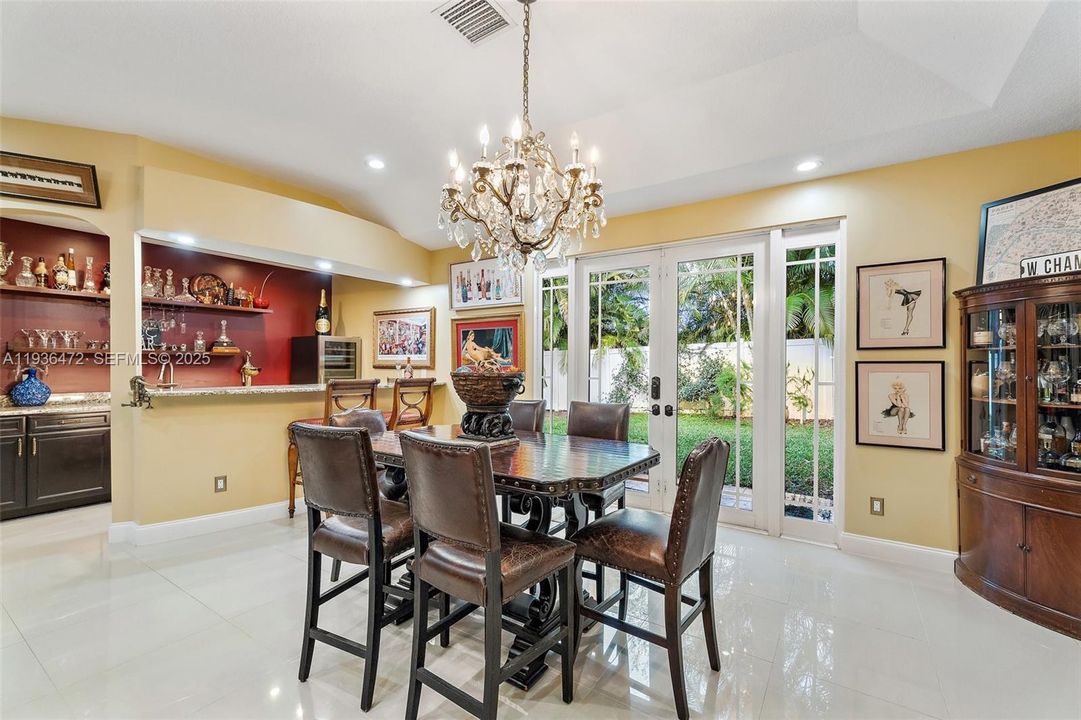 For Sale: $1,395,000 (5 beds, 3 baths, 4555 Square Feet)