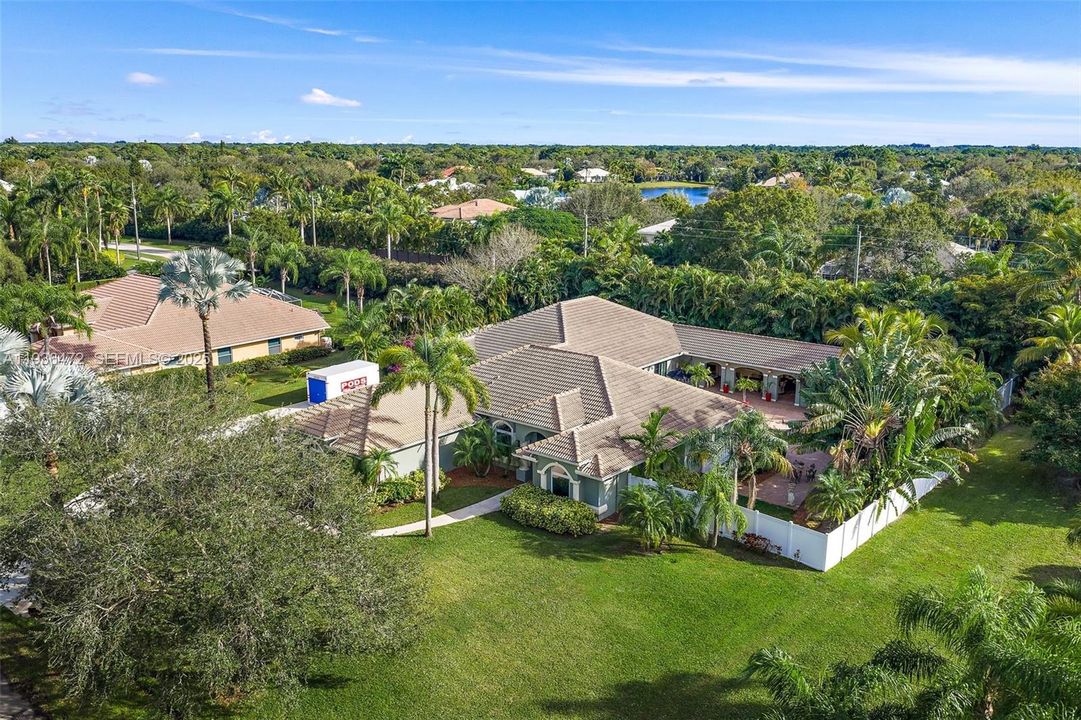 For Sale: $1,395,000 (5 beds, 3 baths, 4555 Square Feet)