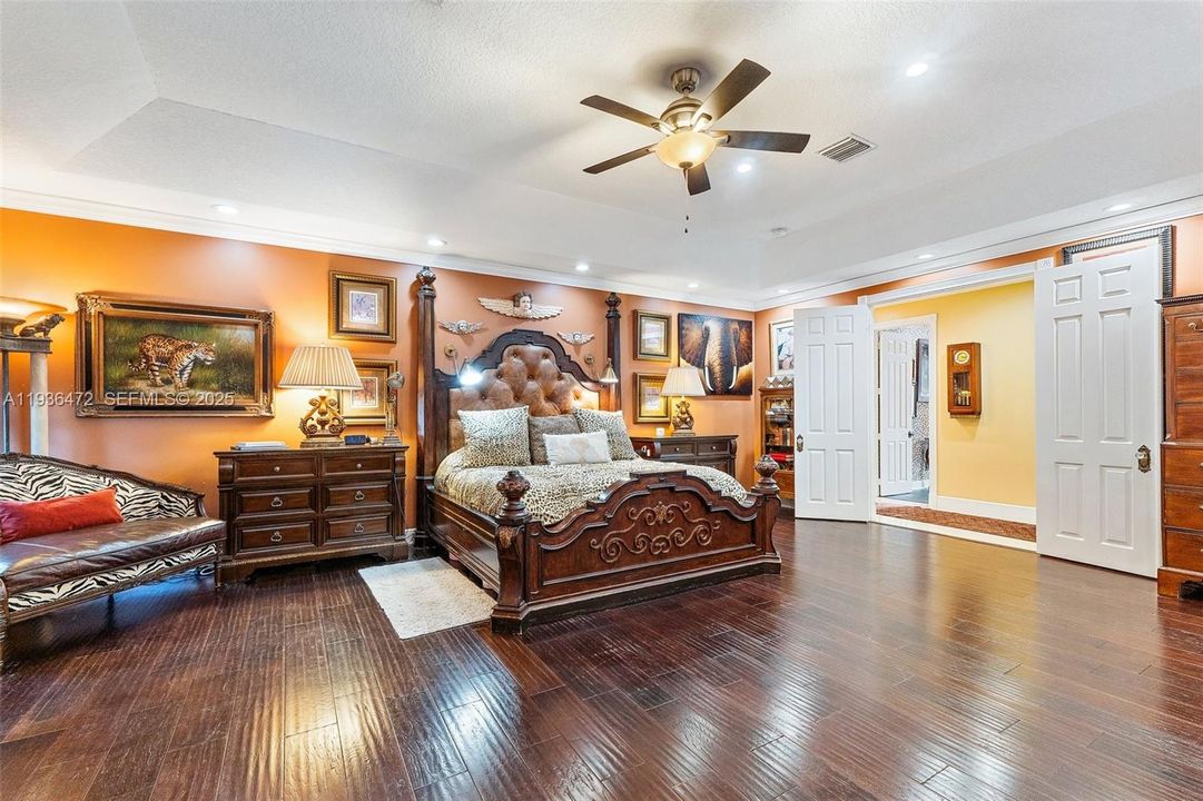 For Sale: $1,395,000 (5 beds, 3 baths, 4555 Square Feet)