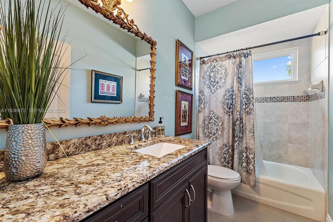 For Sale: $1,395,000 (5 beds, 3 baths, 4555 Square Feet)