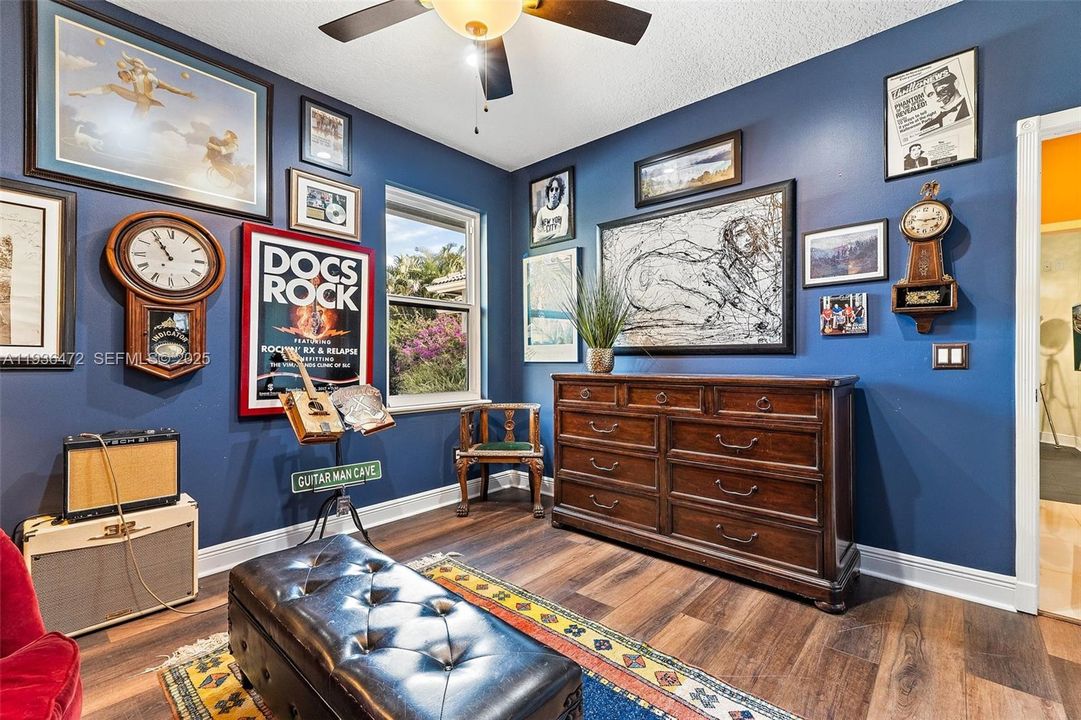 For Sale: $1,395,000 (5 beds, 3 baths, 4555 Square Feet)