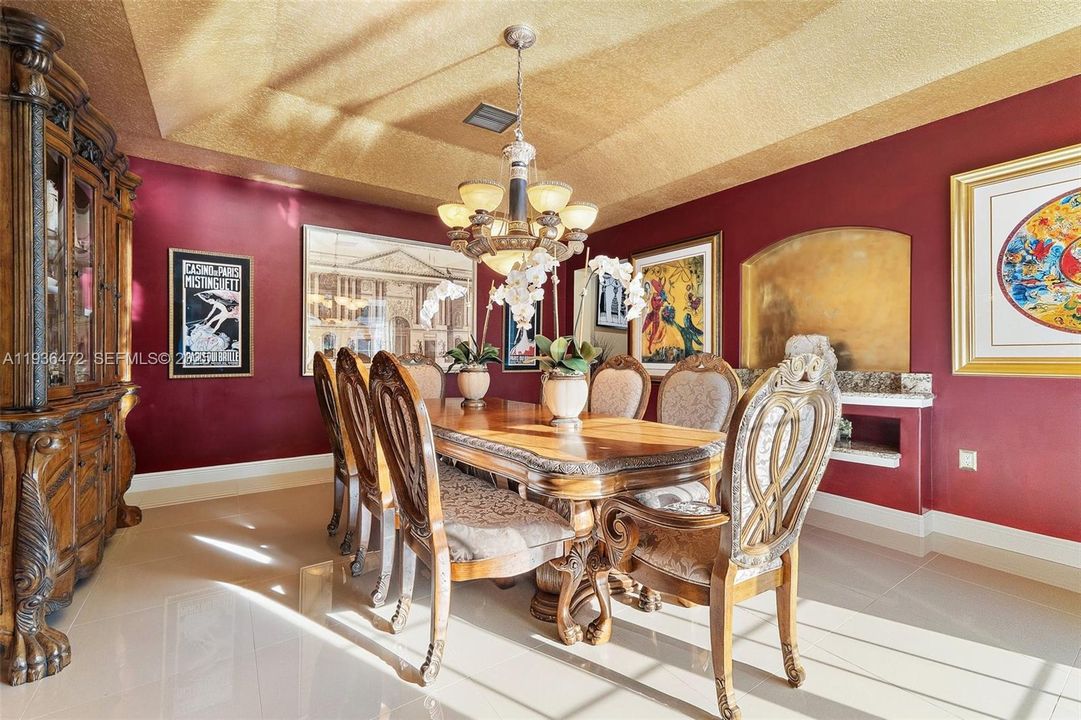 For Sale: $1,395,000 (5 beds, 3 baths, 4555 Square Feet)