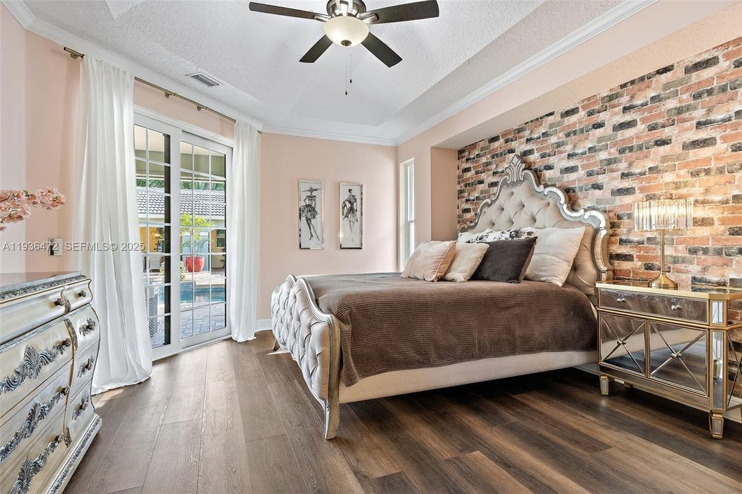 For Sale: $1,395,000 (5 beds, 3 baths, 4555 Square Feet)