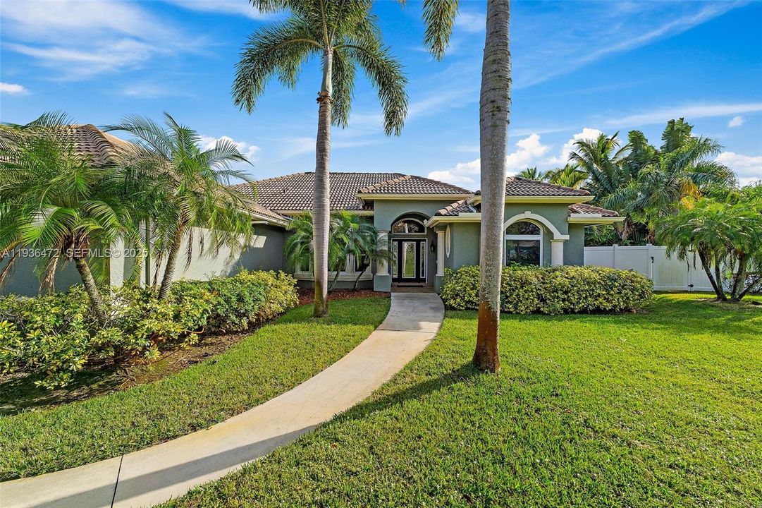 For Sale: $1,395,000 (5 beds, 3 baths, 4555 Square Feet)