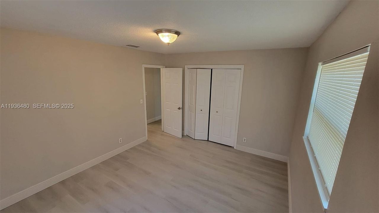 出租: $2,750 (3 贝兹, 1 浴室, 1000 平方英尺)