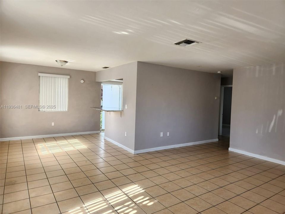 В аренду: $2,350 (2 спален, 1 ванн, 2511 Квадратных фут)