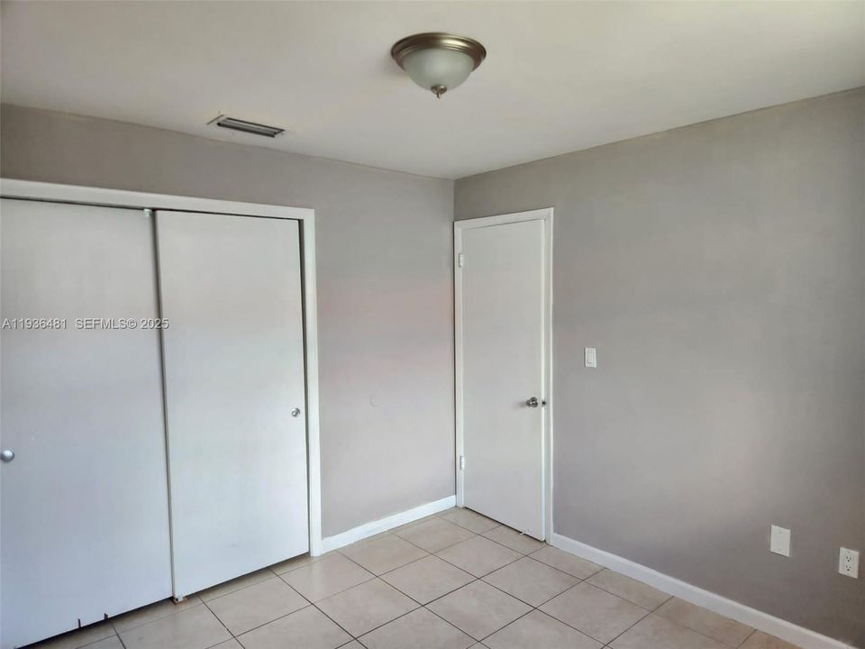 В аренду: $2,350 (2 спален, 1 ванн, 2511 Квадратных фут)