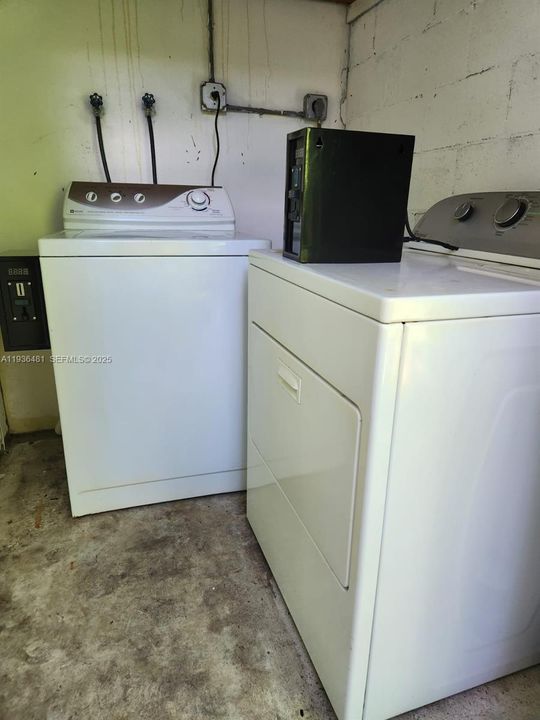 В аренду: $2,350 (2 спален, 1 ванн, 2511 Квадратных фут)