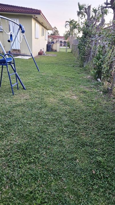 出租: $2,600 (2 贝兹, 1 浴室, 2796 平方英尺)