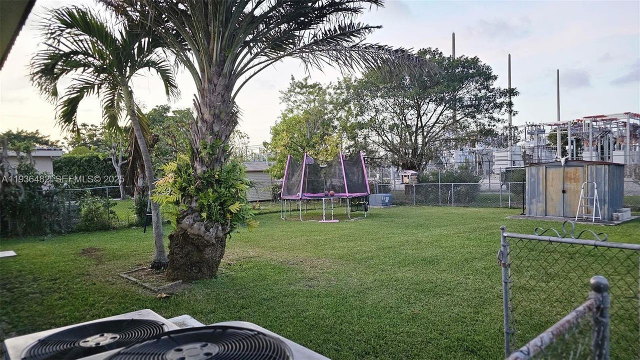 出租: $2,600 (2 贝兹, 1 浴室, 2796 平方英尺)