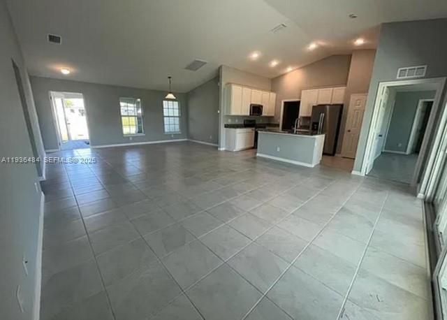 En Renta: $2,390 (4 camas, 2 baños, 0 Pies cuadrados)