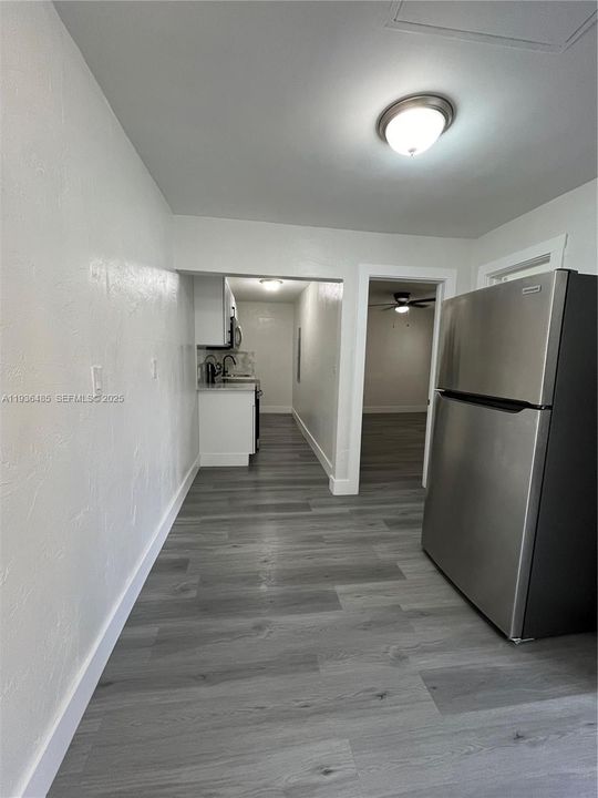 出租: $2,500 (2 贝兹, 1 浴室, 1832 平方英尺)