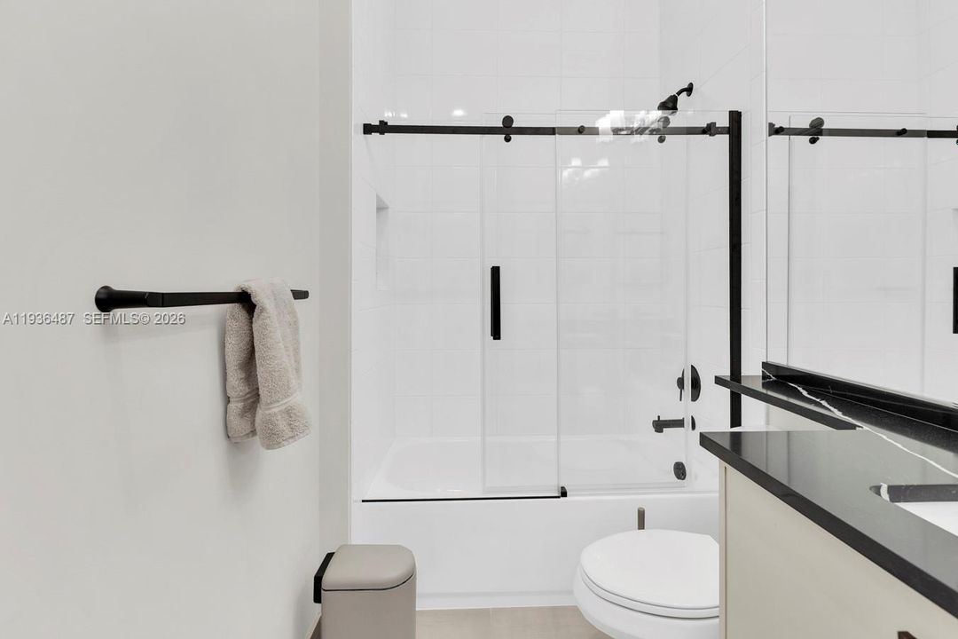 En Venta: $2,490,000 (5 camas, 5 baños, 3687 Pies cuadrados)