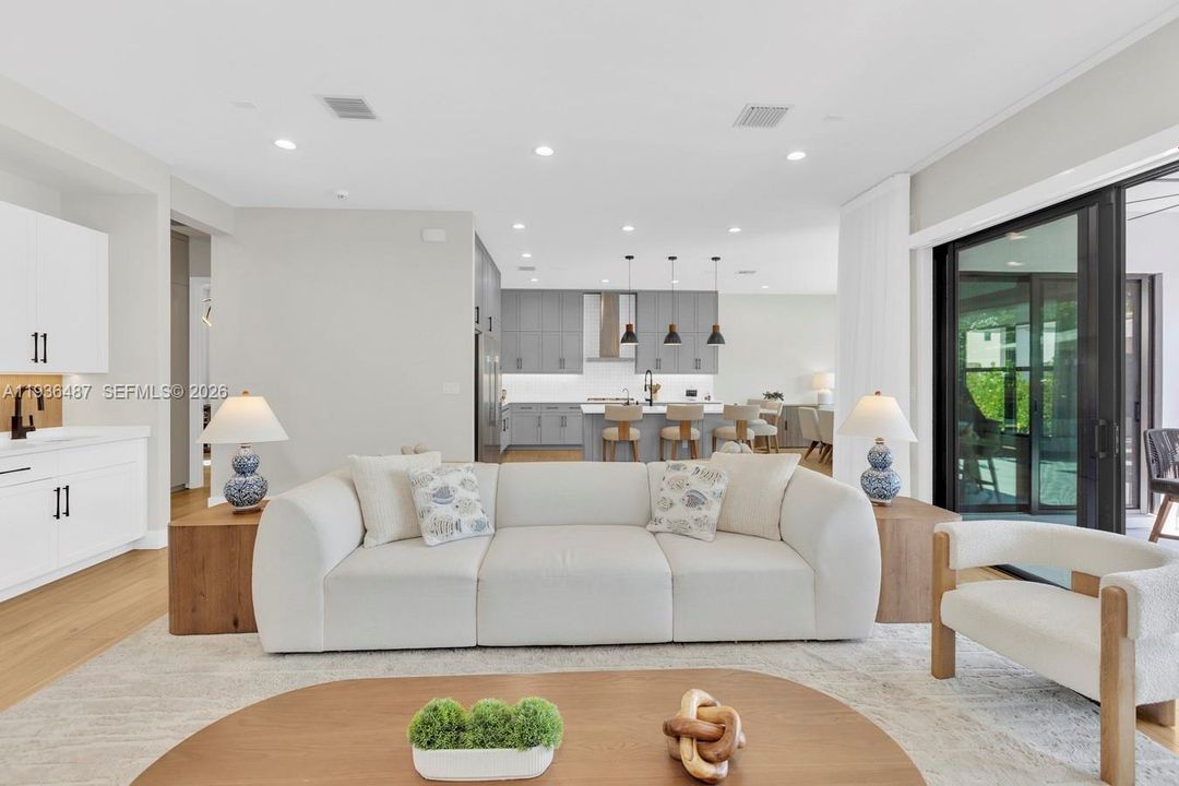 En Venta: $2,490,000 (5 camas, 5 baños, 3687 Pies cuadrados)