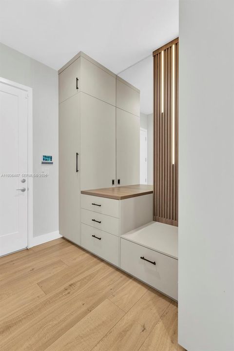 En Venta: $2,490,000 (5 camas, 5 baños, 3687 Pies cuadrados)