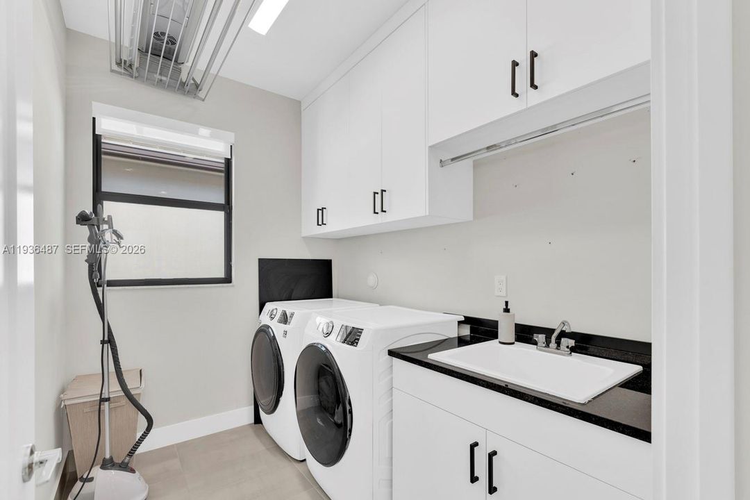 En Venta: $2,490,000 (5 camas, 5 baños, 3687 Pies cuadrados)