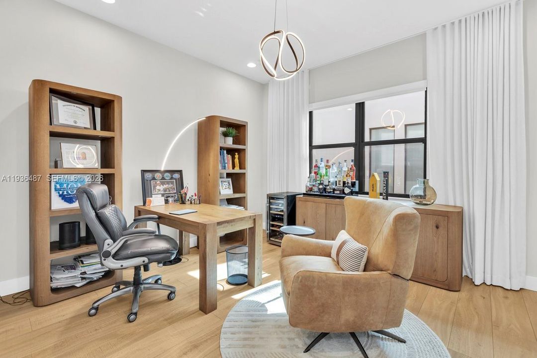 En Venta: $2,490,000 (5 camas, 5 baños, 3687 Pies cuadrados)