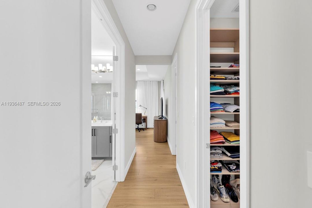 En Venta: $2,490,000 (5 camas, 5 baños, 3687 Pies cuadrados)