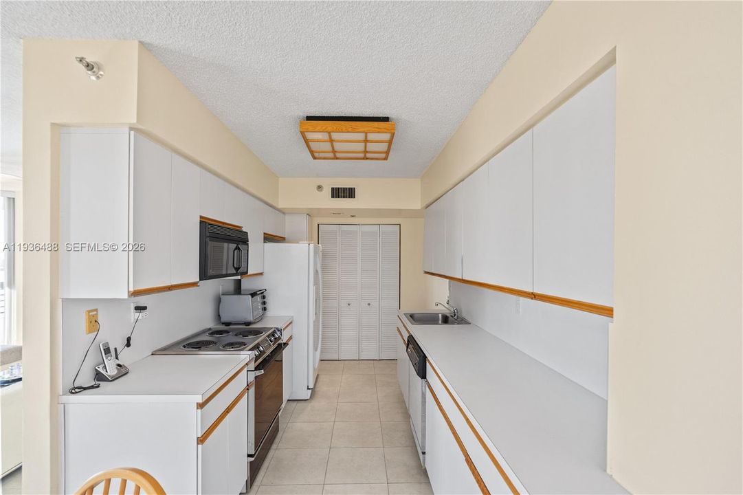 待售: $650,000 (3 贝兹, 3 浴室, 1722 平方英尺)