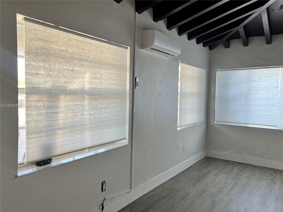 出租: $1,500 (3 贝兹, 1 浴室, 1765 平方英尺)