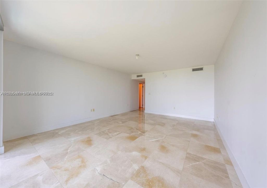 For Rent: $13,500 (3 beds, 3 baths, 2480 Square Feet)