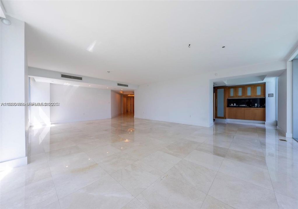 For Rent: $13,500 (3 beds, 3 baths, 2480 Square Feet)