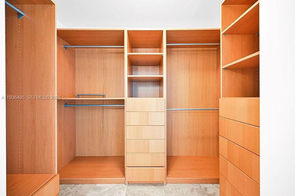 待售: $739,000 (2 贝兹, 2 浴室, 1615 平方英尺)