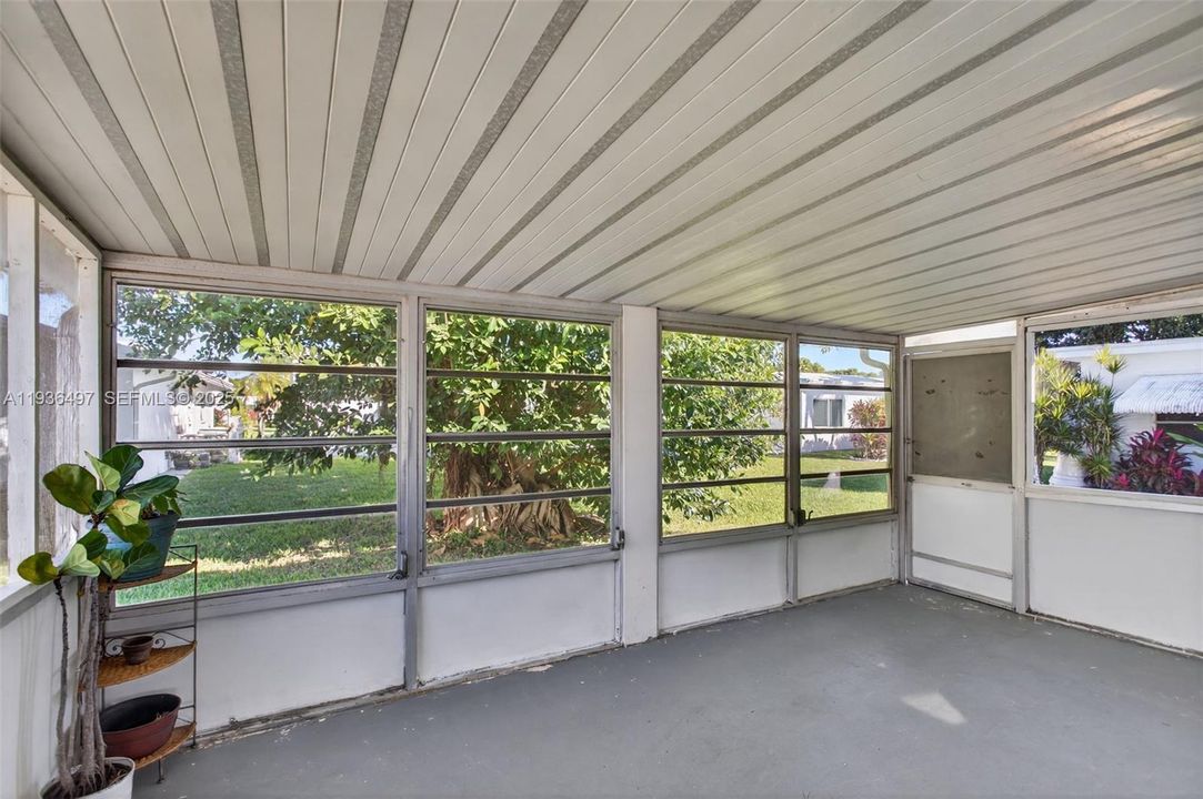 待售: $260,000 (2 贝兹, 1 浴室, 864 平方英尺)