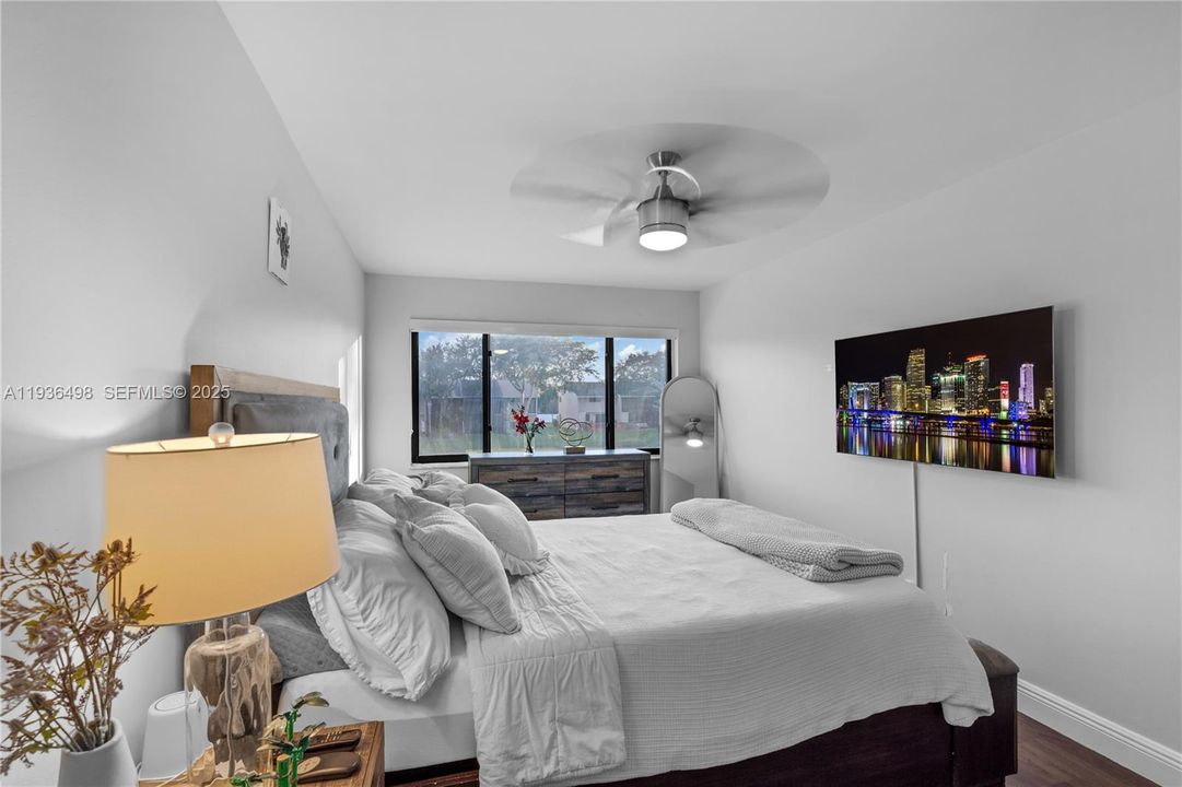 For Sale: $575,000 (3 beds, 2 baths, 1980 Square Feet)