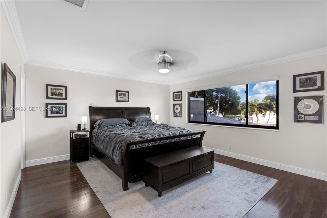 For Sale: $575,000 (3 beds, 2 baths, 1980 Square Feet)