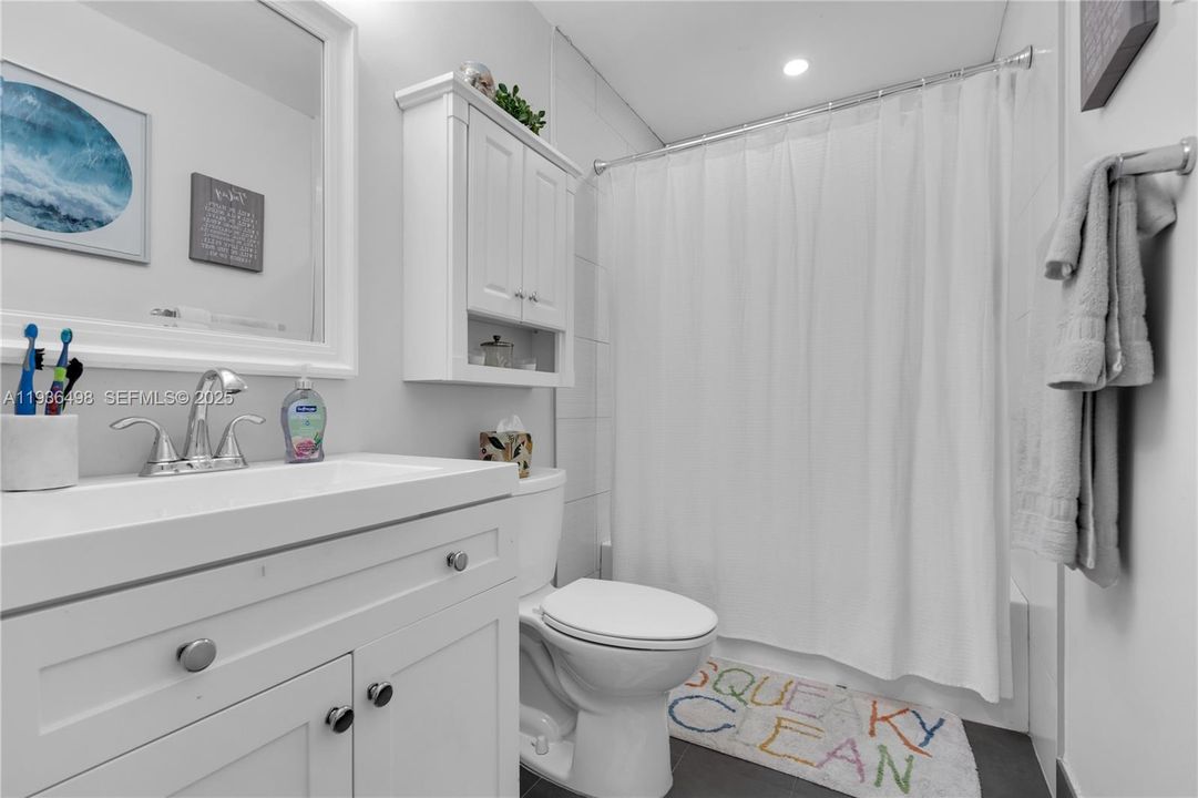 For Sale: $575,000 (3 beds, 2 baths, 1980 Square Feet)