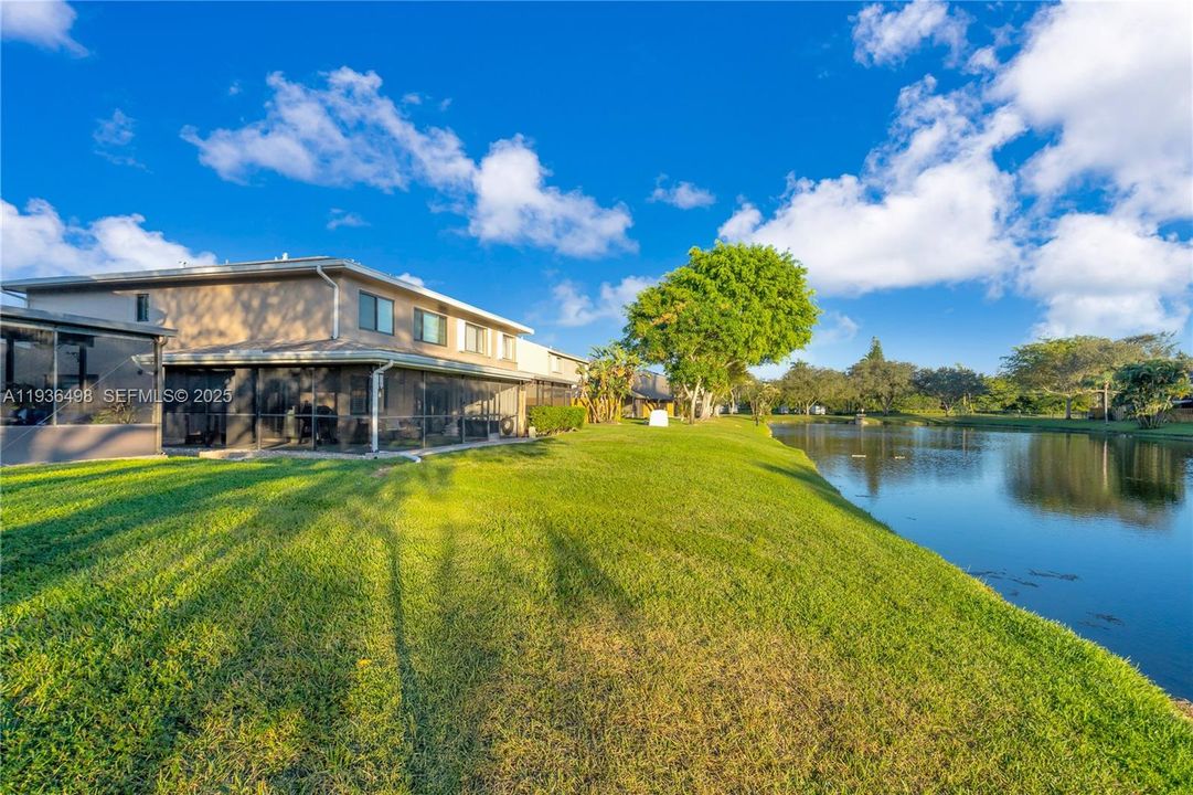 For Sale: $575,000 (3 beds, 2 baths, 1980 Square Feet)