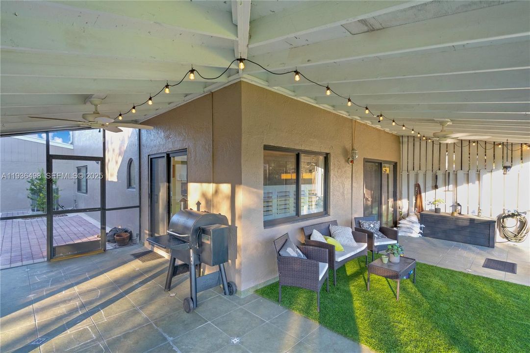 For Sale: $575,000 (3 beds, 2 baths, 1980 Square Feet)