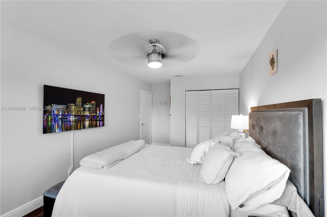 For Sale: $575,000 (3 beds, 2 baths, 1980 Square Feet)