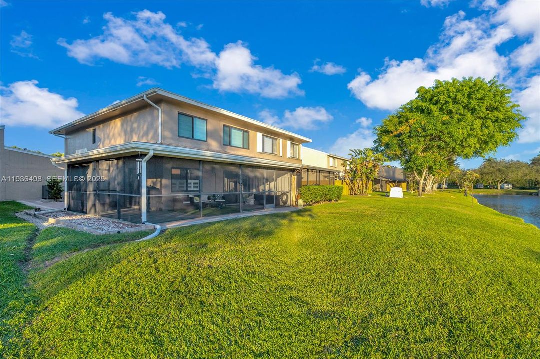 For Sale: $575,000 (3 beds, 2 baths, 1980 Square Feet)