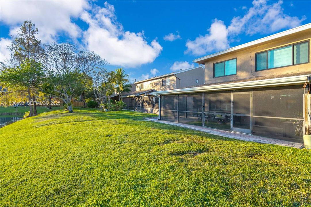 For Sale: $575,000 (3 beds, 2 baths, 1980 Square Feet)