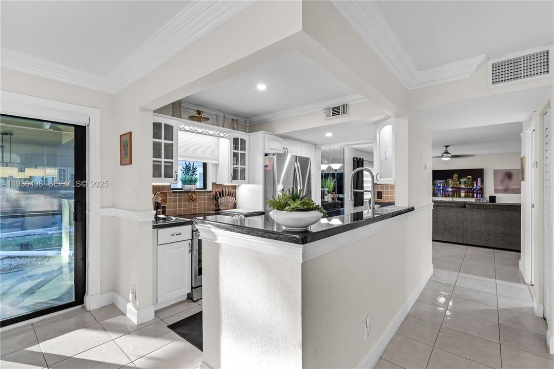 For Sale: $575,000 (3 beds, 2 baths, 1980 Square Feet)