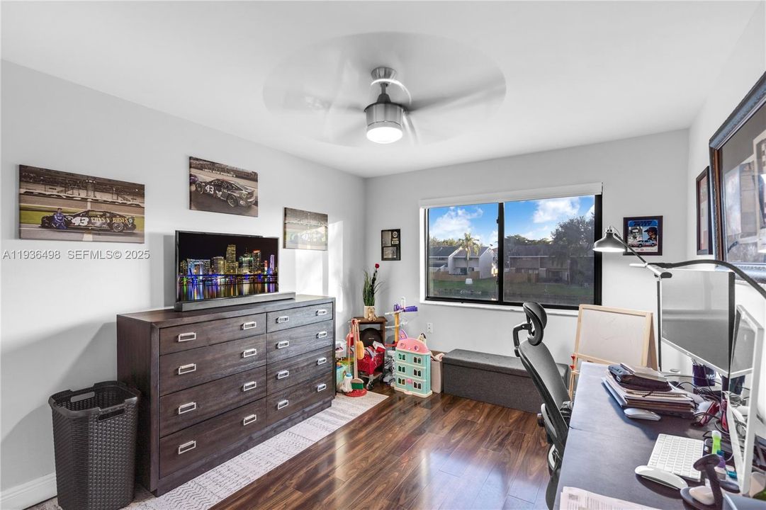 For Sale: $575,000 (3 beds, 2 baths, 1980 Square Feet)