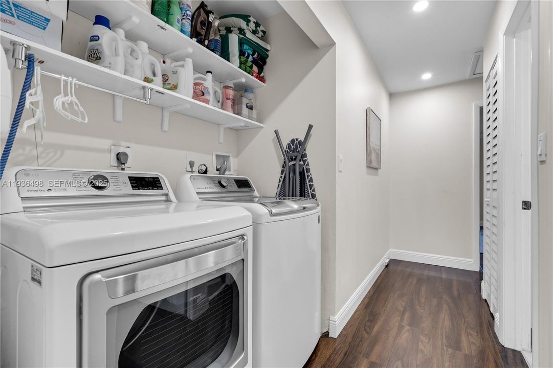 For Sale: $575,000 (3 beds, 2 baths, 1980 Square Feet)