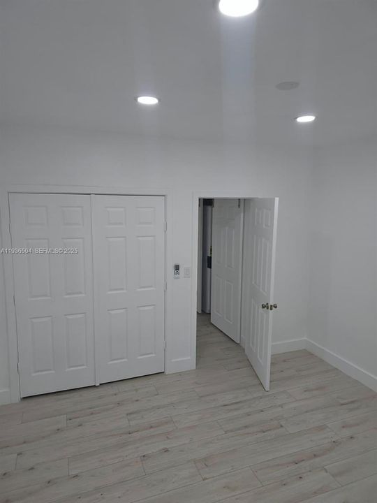 出租: $1,850 (1 贝兹, 1 浴室, 875 平方英尺)