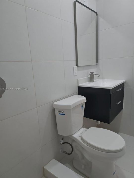 出租: $1,850 (1 贝兹, 1 浴室, 875 平方英尺)