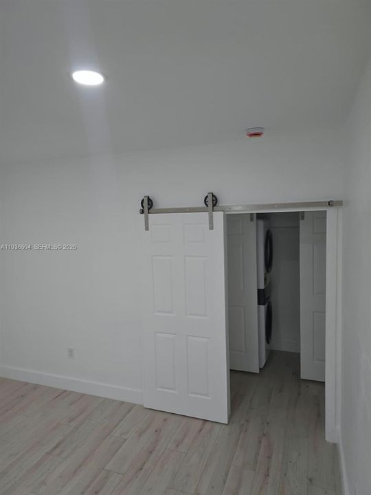 出租: $1,850 (1 贝兹, 1 浴室, 875 平方英尺)