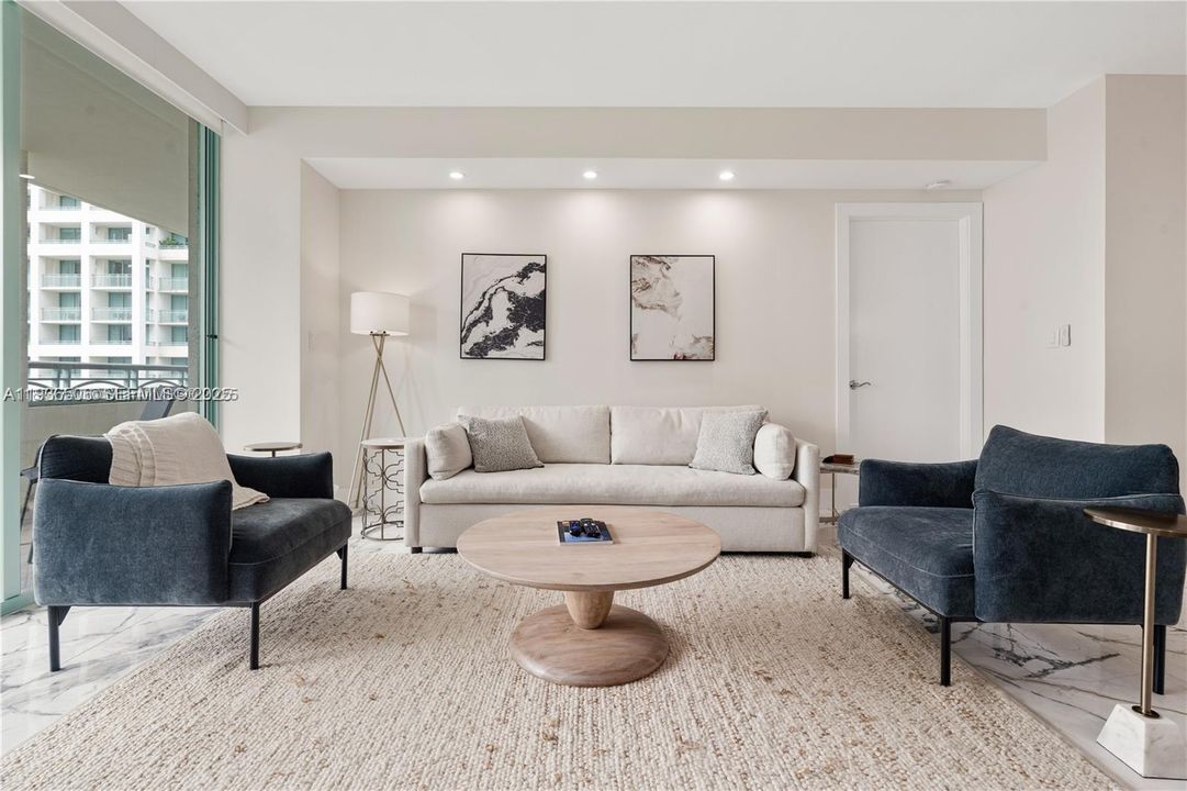 For Sale: $1,750,000 (2 beds, 2 baths, 1540 Square Feet)