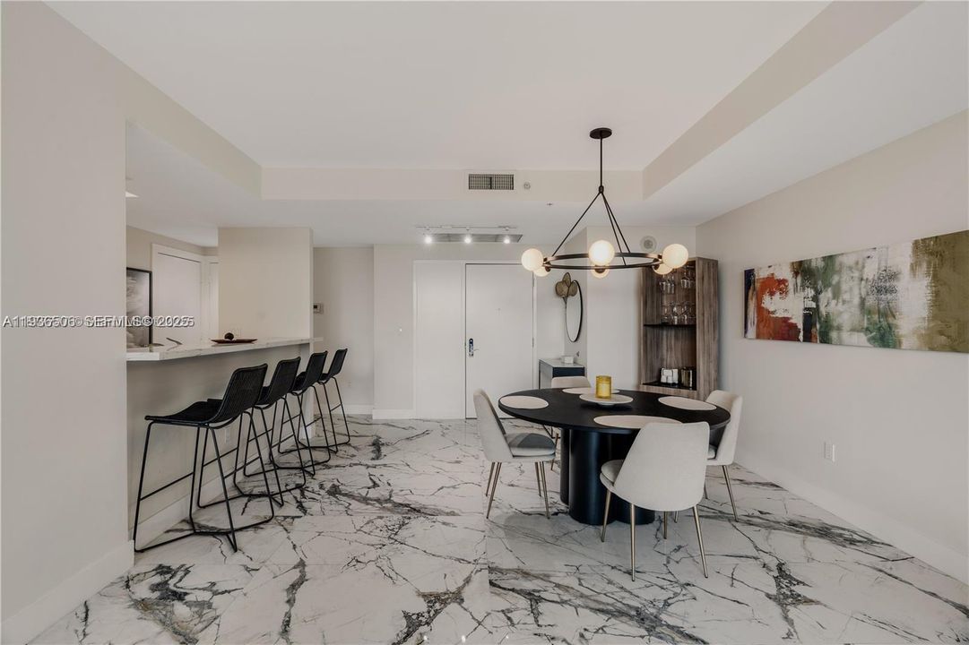 For Sale: $1,750,000 (2 beds, 2 baths, 1540 Square Feet)